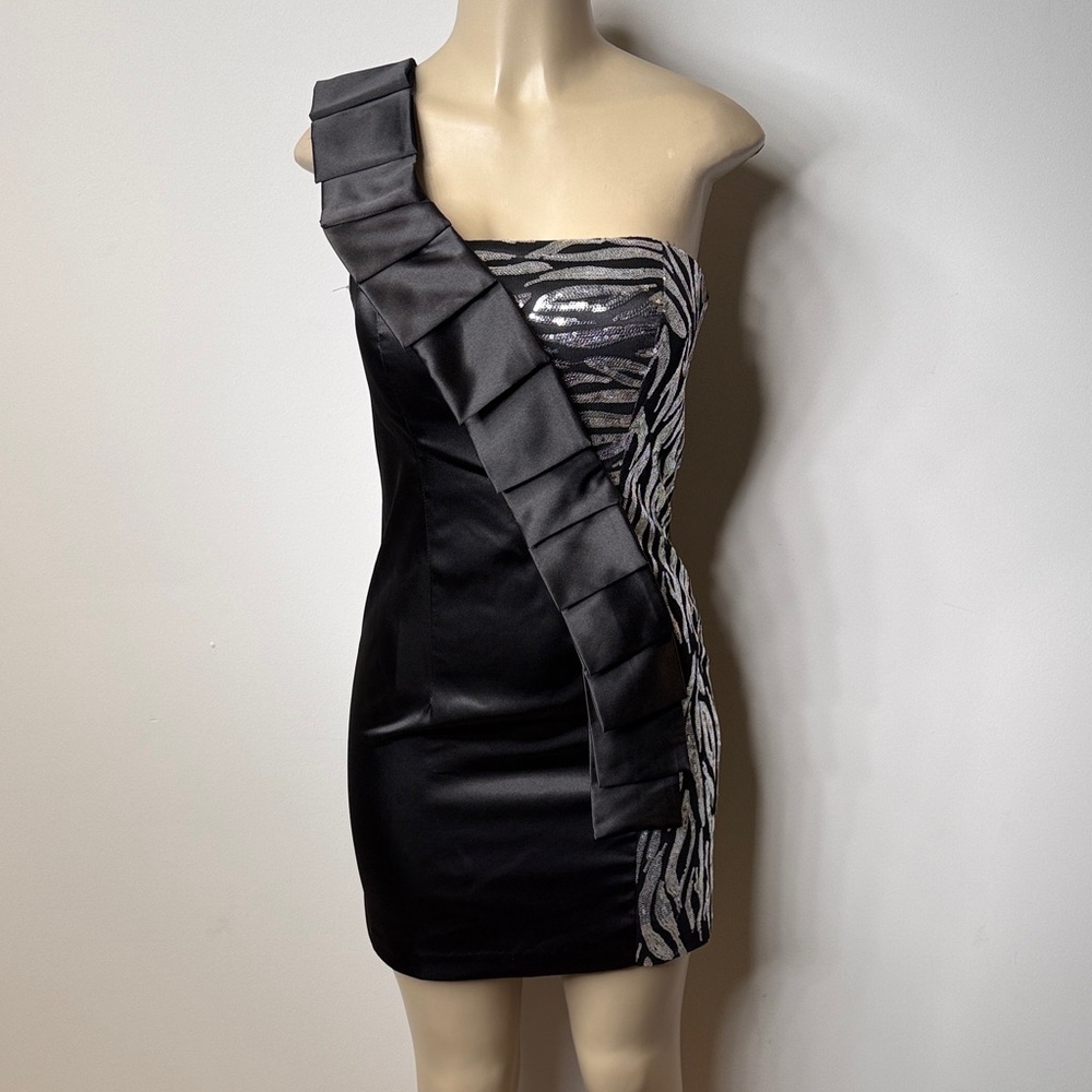Blondie Nites Black One-Shoulder Satin Zebra Sequin Cocktail Dress